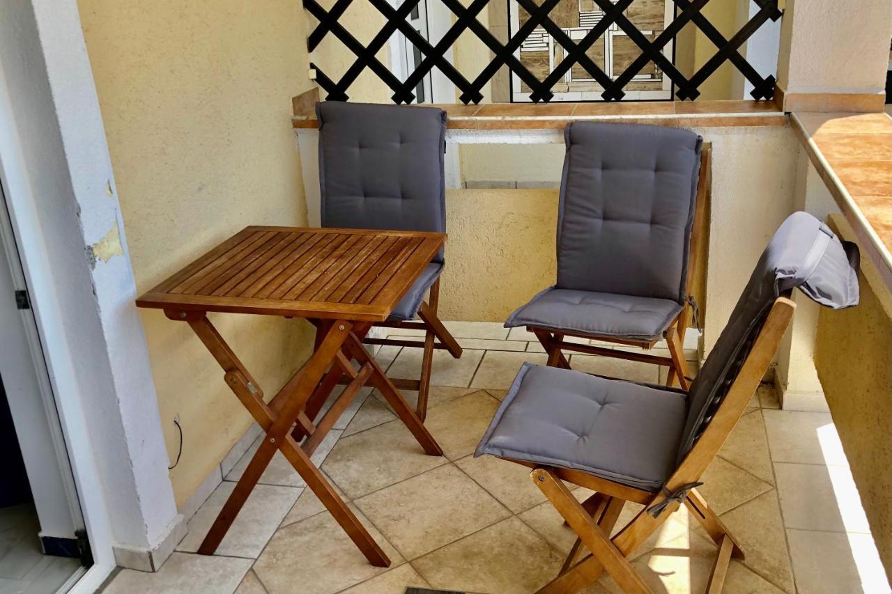 Villa Latina With 6 Apartments And A Shared Pool Vir Esterno foto