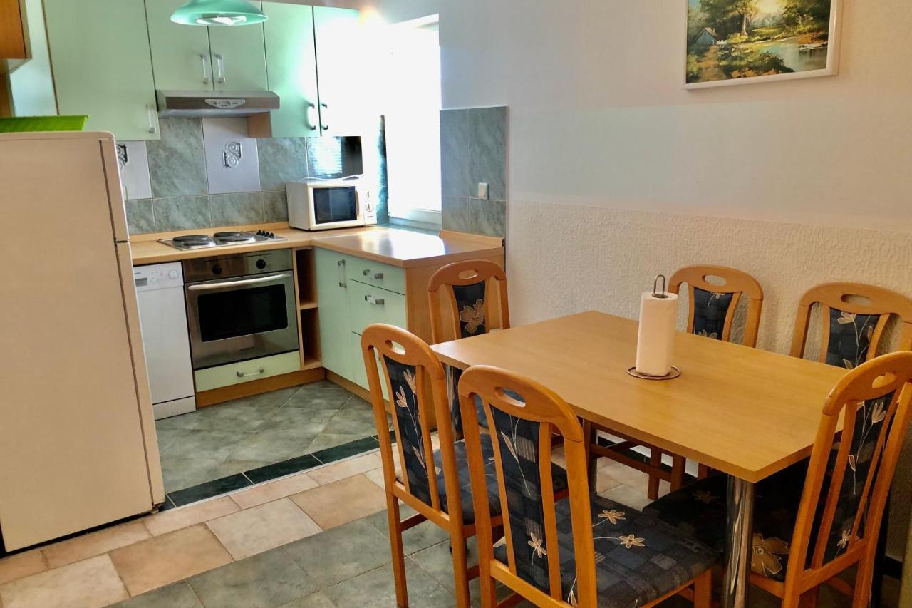 Villa Latina With 6 Apartments And A Shared Pool Vir Esterno foto