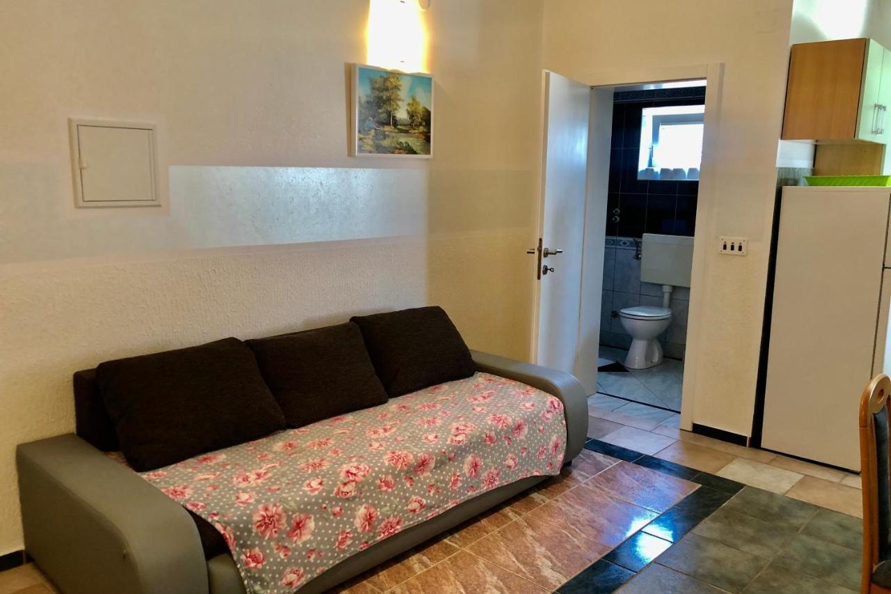 Villa Latina With 6 Apartments And A Shared Pool Vir Esterno foto