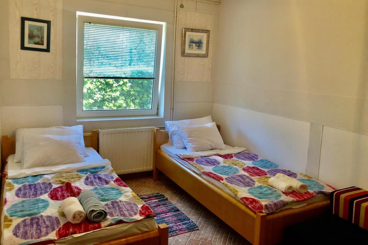 Villa Latina With 6 Apartments And A Shared Pool Vir Esterno foto