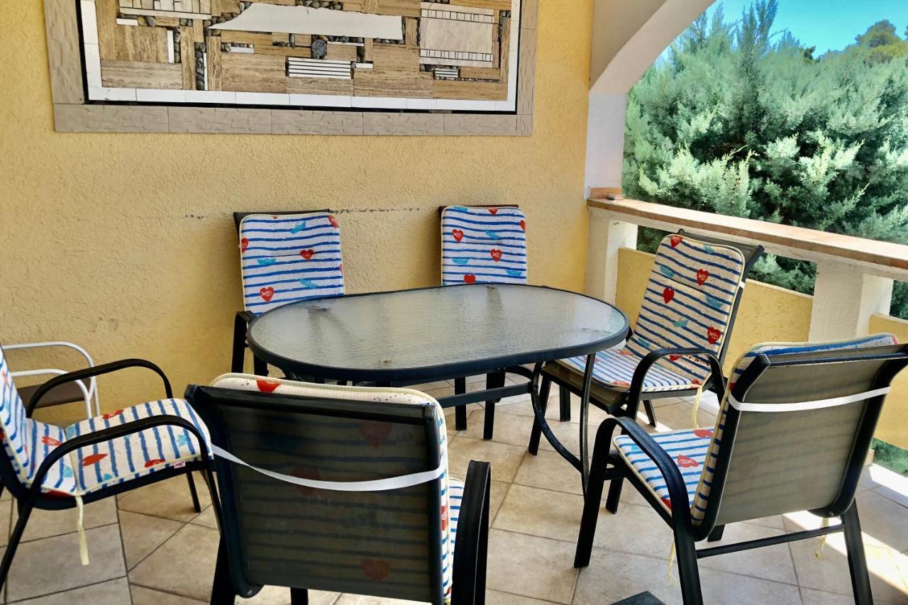 Villa Latina With 6 Apartments And A Shared Pool Vir Esterno foto