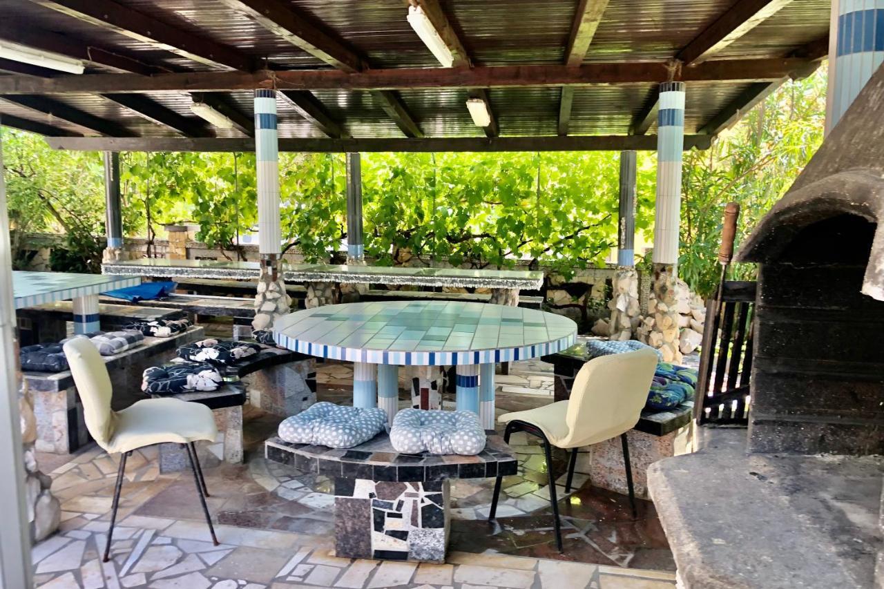 Villa Latina With 6 Apartments And A Shared Pool Vir Esterno foto