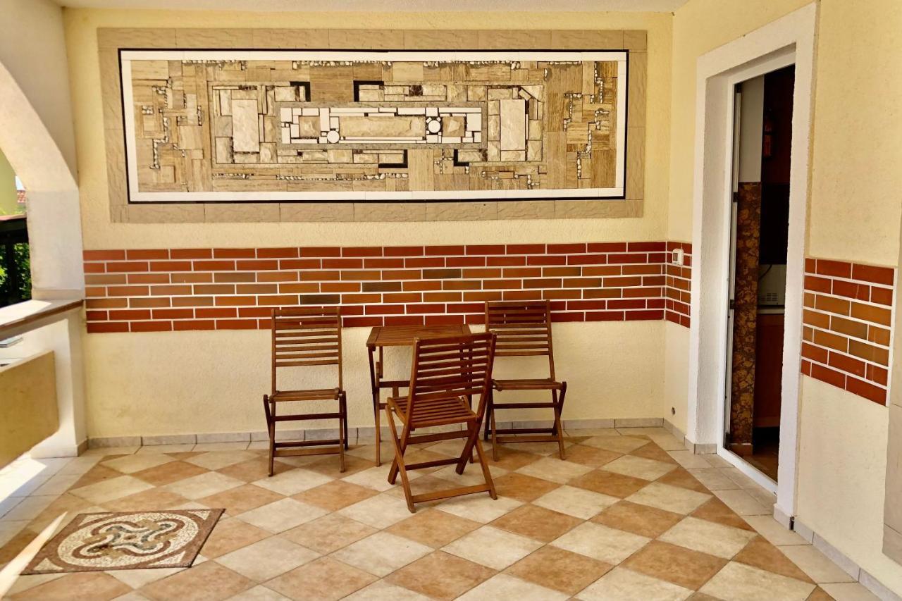 Villa Latina With 6 Apartments And A Shared Pool Vir Esterno foto