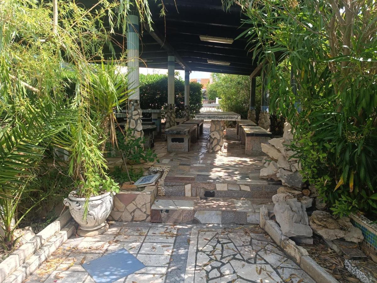Villa Latina With 6 Apartments And A Shared Pool Vir Esterno foto