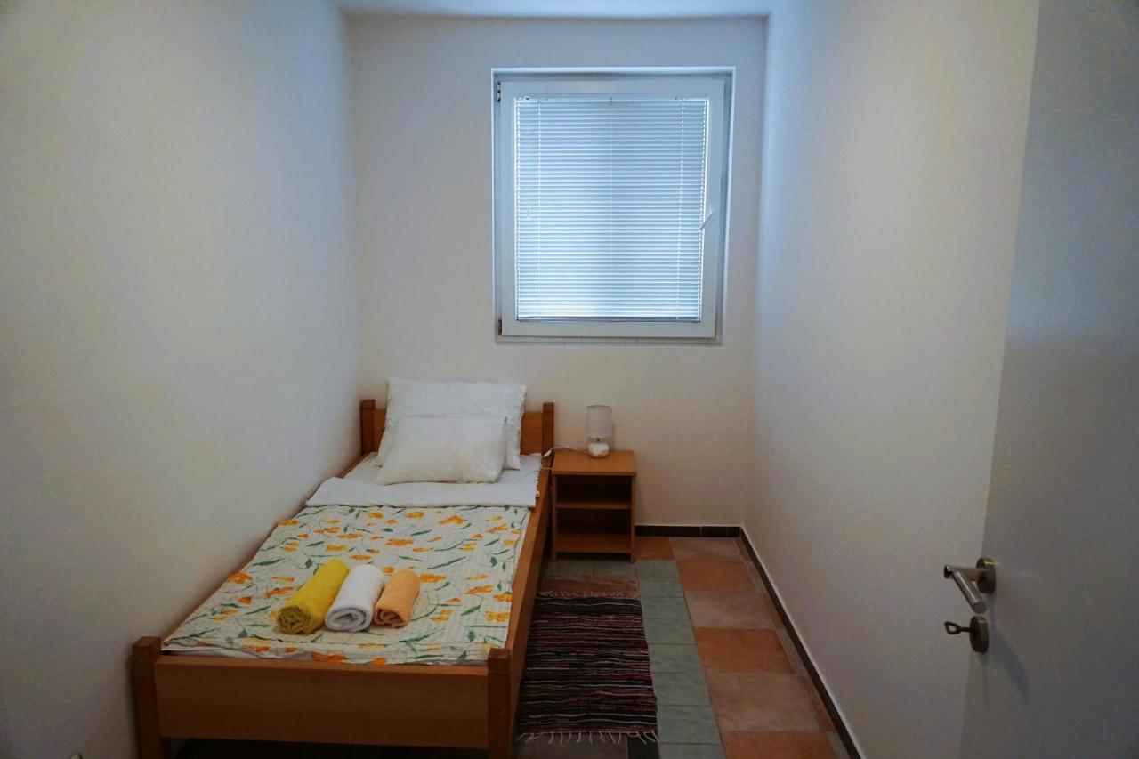 Villa Latina With 6 Apartments And A Shared Pool Vir Esterno foto