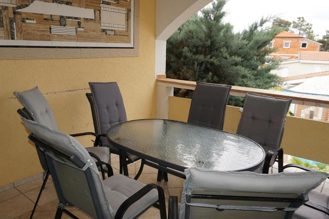 Villa Latina With 6 Apartments And A Shared Pool Vir Esterno foto