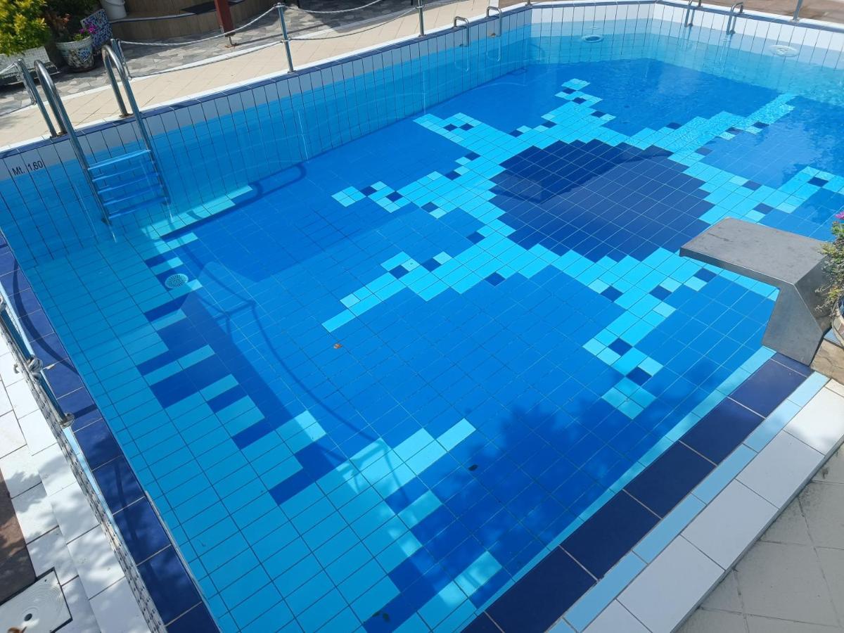 Villa Latina With 6 Apartments And A Shared Pool Vir Esterno foto