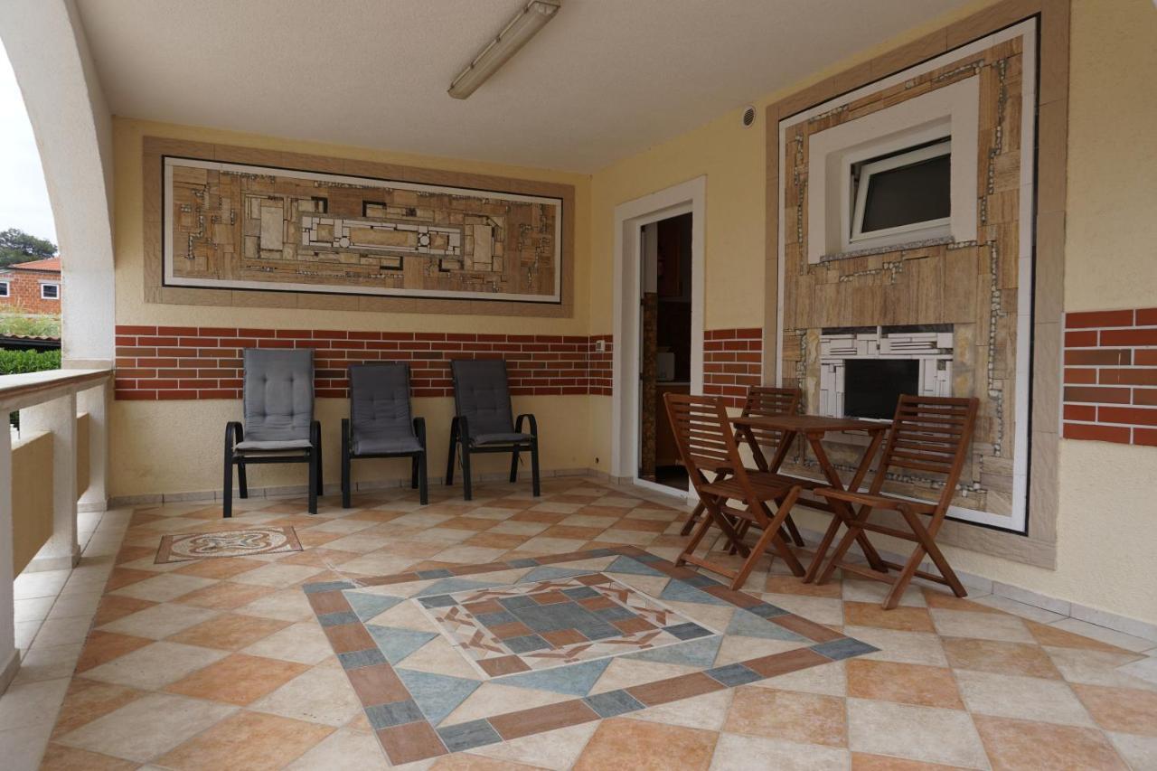 Villa Latina With 6 Apartments And A Shared Pool Vir Esterno foto