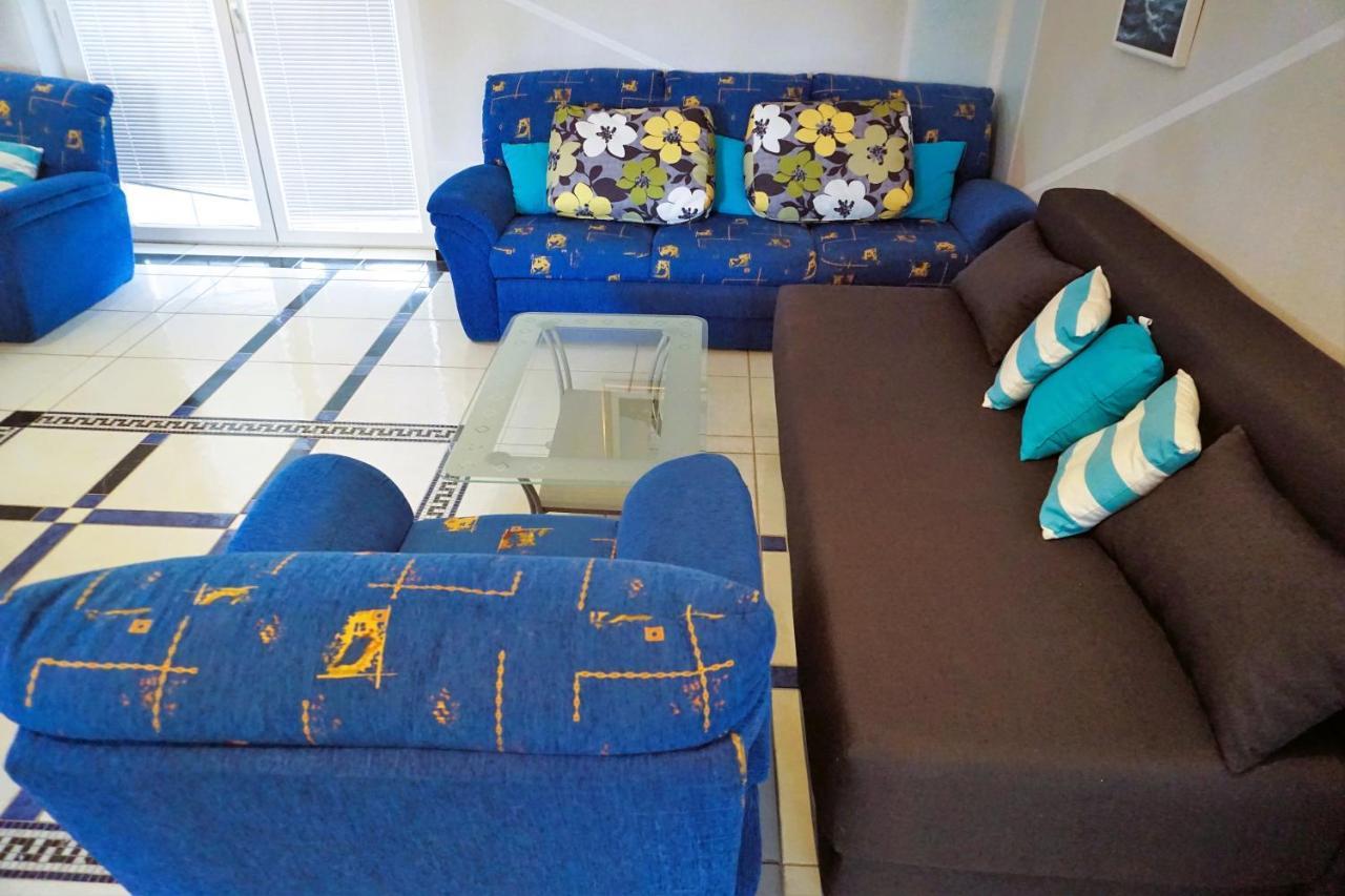 Villa Latina With 6 Apartments And A Shared Pool Vir Esterno foto